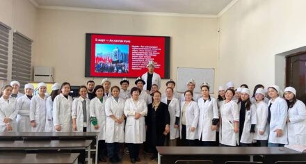Кураторские часы, посвященные ко Дням «Ак калпака» и «Государственного флага»